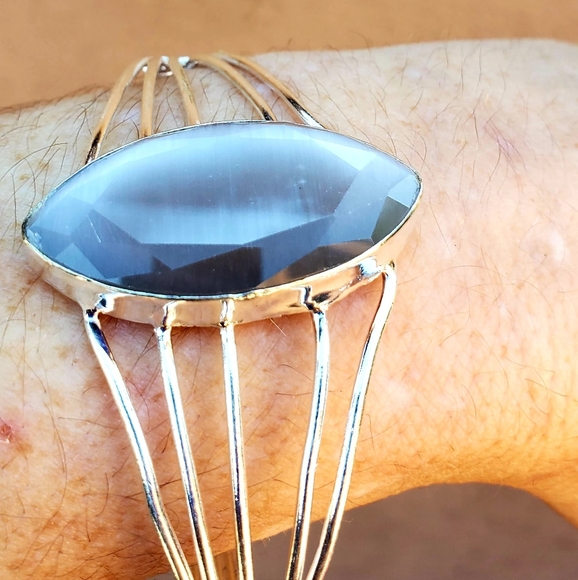 New Cat Eye Silver Cuff Bracelet. - Picture 4 of 14